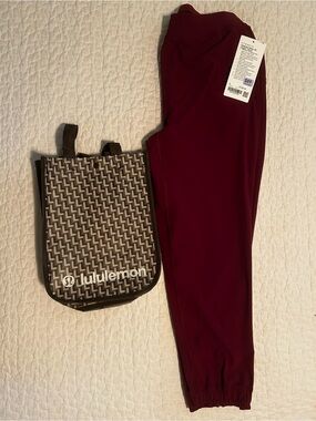 lululemon athletica Burgundy Adapted State Joggers 8 short